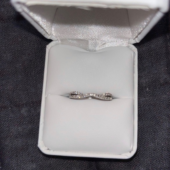 Wedding Band - Picture 3 of 4